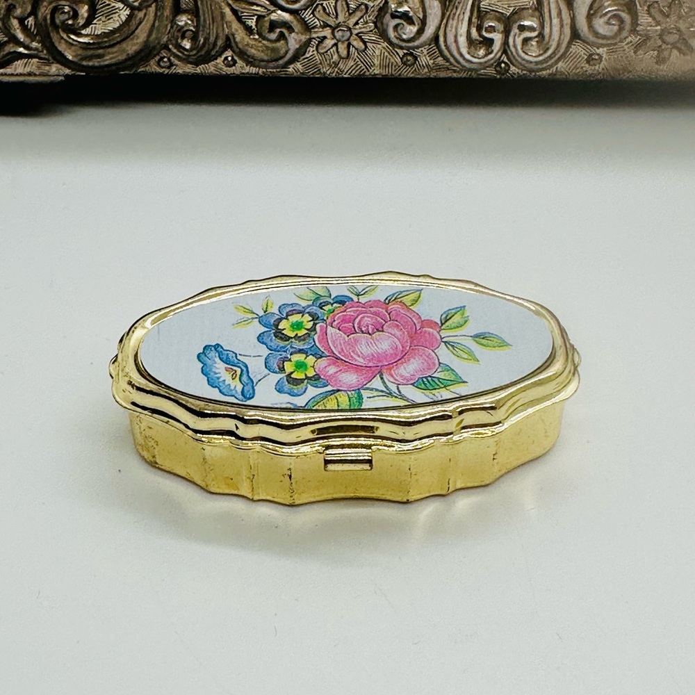 Vintage Floral Gold Metal Sewing Box With Threader